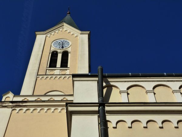 Cost of Church Gutter Installation in Webster